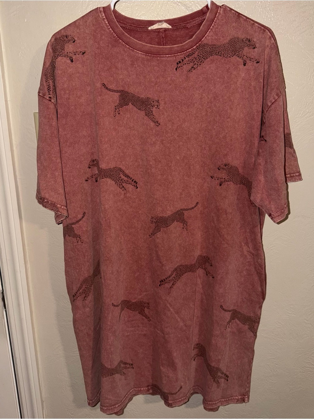 Easel Los Angeles Cheetah Print T Shirt Dress